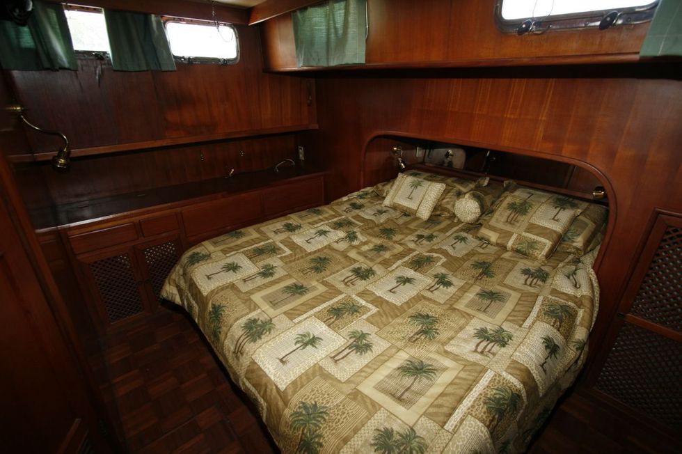 1984 Present Yachts Double Cabin Trawler