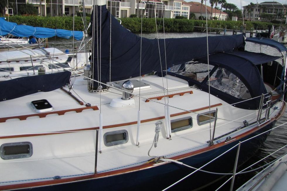 1982 Southern Cross 35 Cutter Rig