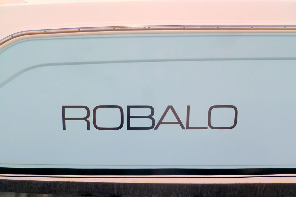 2005 Robalo R265 Walkaround