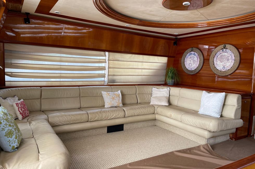 2003 Ferretti Yachts 810