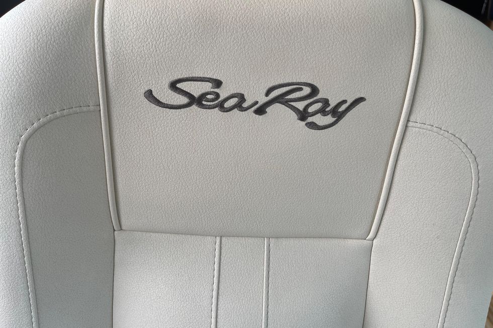 2017 Sea Ray 590 Sundancer