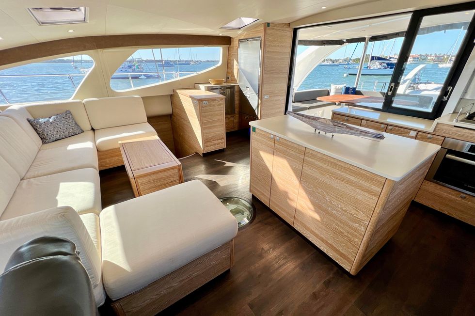 2017 Xquisite Yachts X5