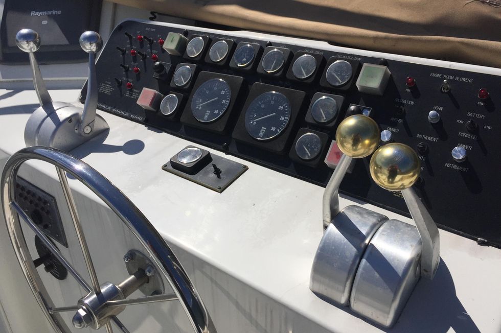 1991 Hatteras Cockpit Motor Yacht